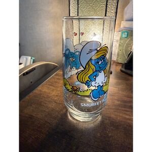 Vintage 1982 Smurfette Smurfs Glass Tumbler Peyo‎ Wallace Berrie Co Collectible